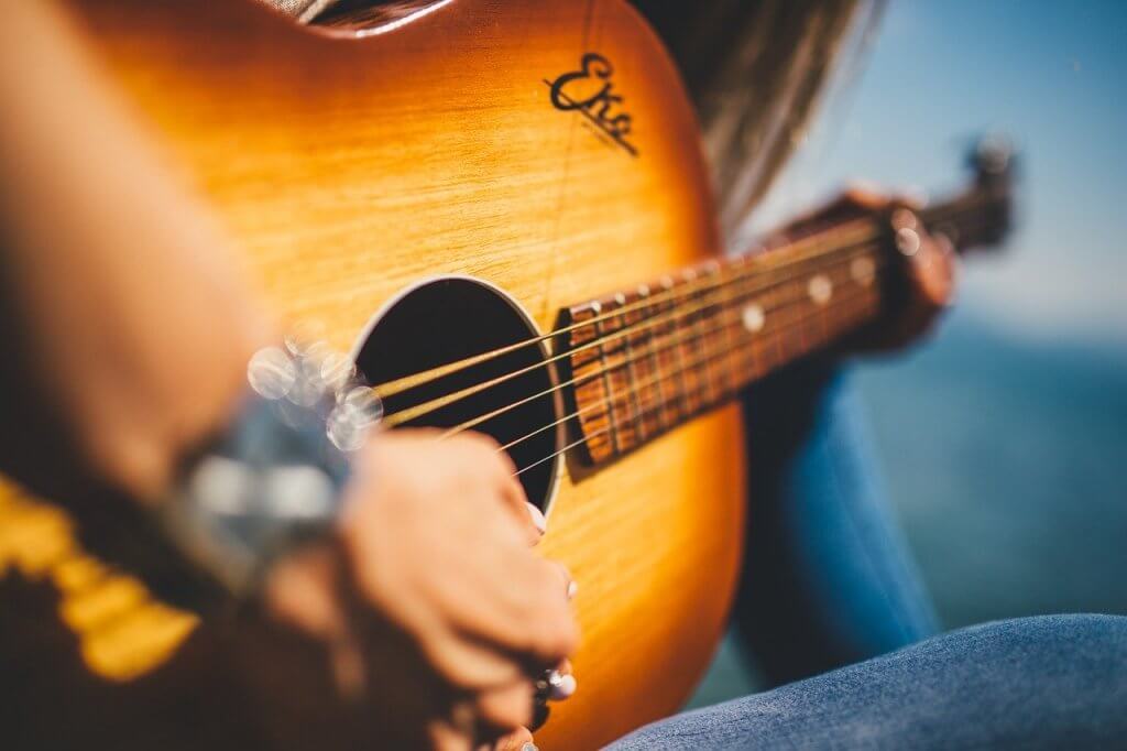 11 Best Acoustic Guitar VST Plugins Free & Paid 2024